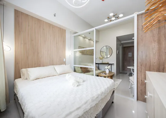 Cebu Serene Quarters With Pool View Apartment