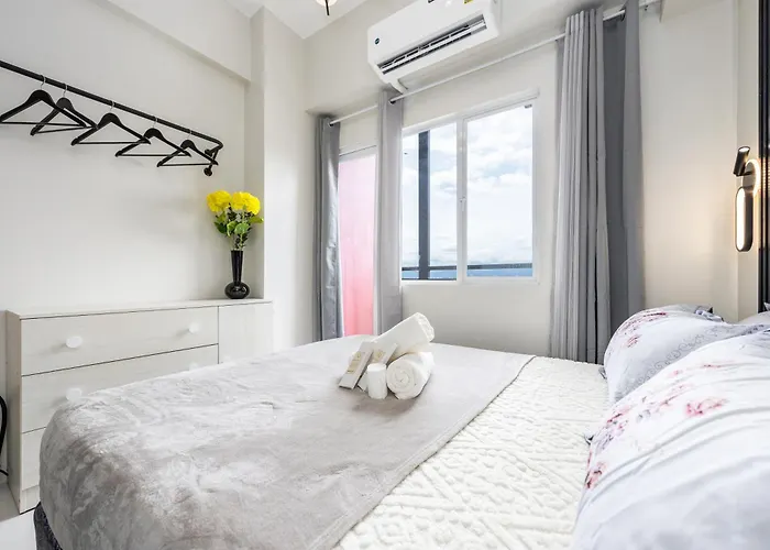 Cebu Serene Quarters With Pool View Apartment