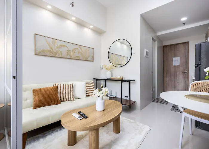 Cebu Serene Quarters With Pool View Apartment
